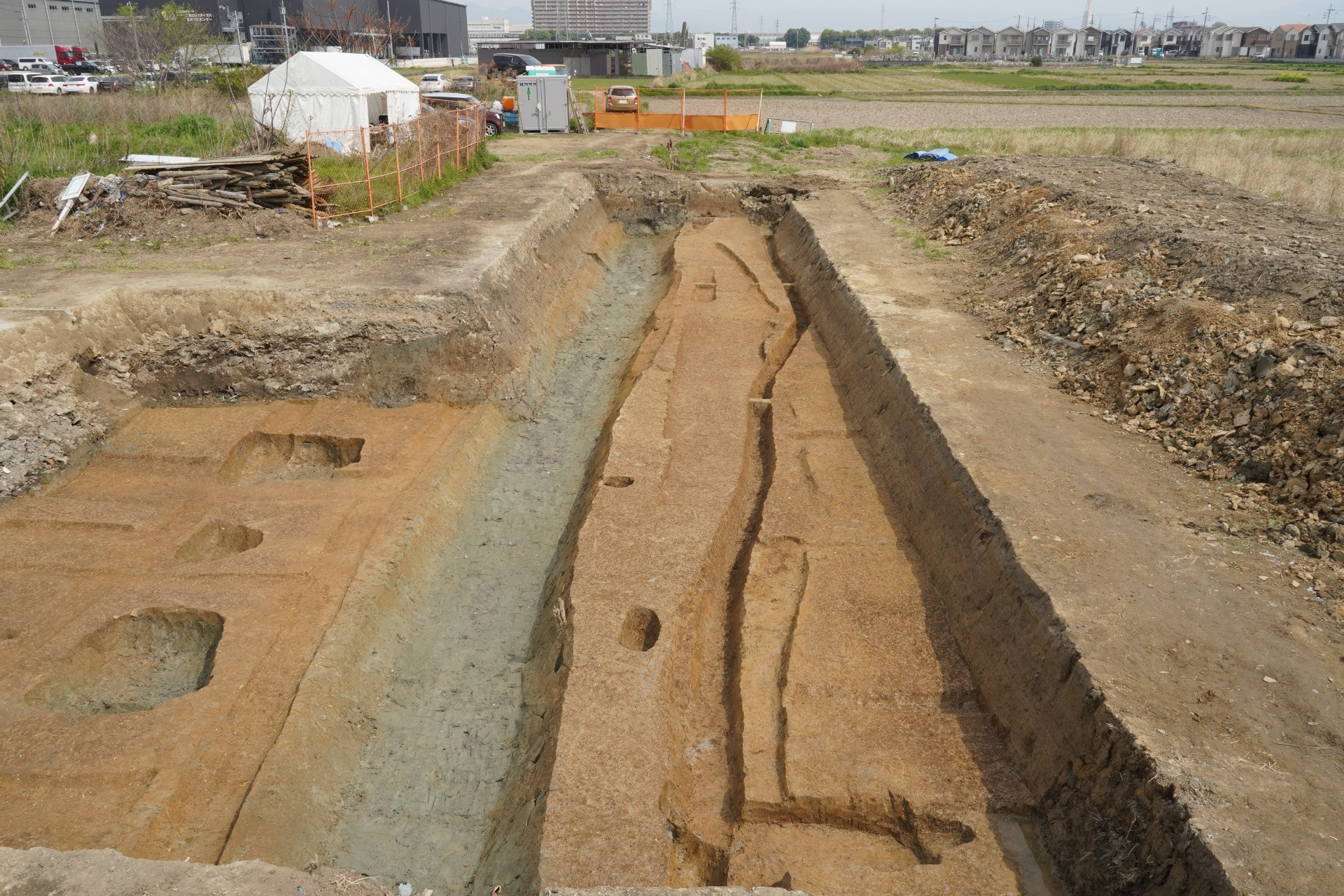 長岡京左京三条四坊十六町跡報告書を掲載しました。